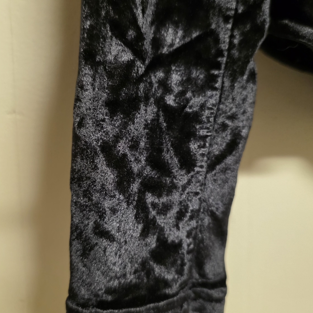 Chic Black Velvet Button Down Shirt By Rendez-Vous - Picture 4 of 8